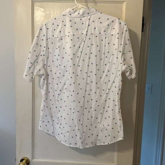Men’s Goodfellow and Co. short sleeve button up slim fit - Picture 3 of 3